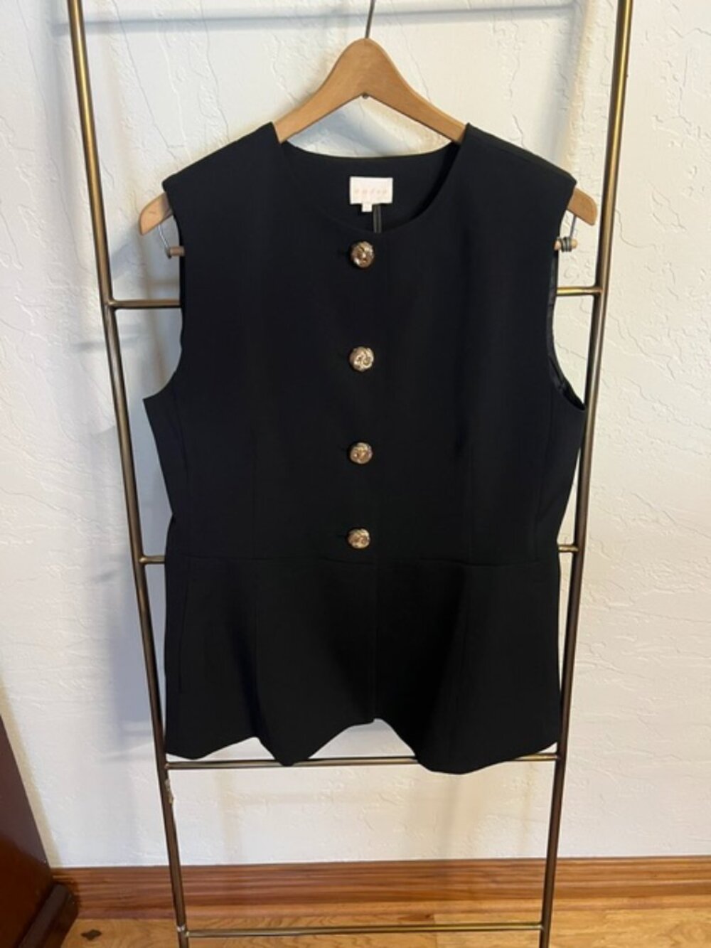 Entro black long vest